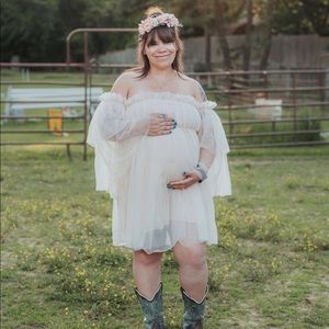 Maternity dress off shoulder cream